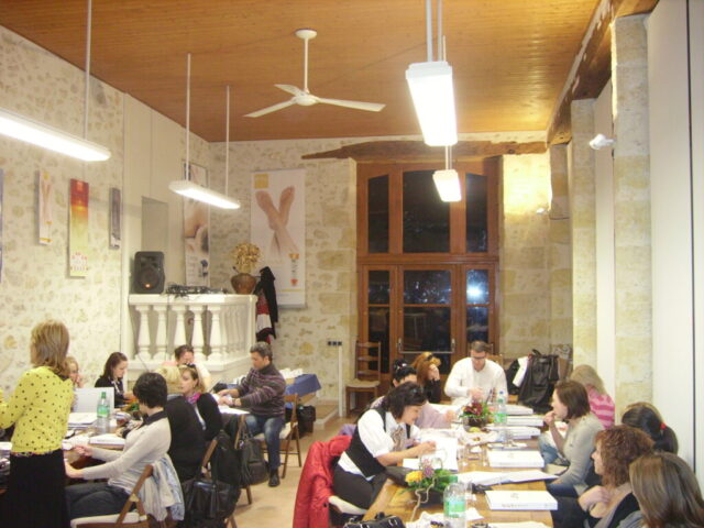 Los asistentes en el seminario durante la Interpretación Consecutiva - GERNETIC (Francia - 2011)