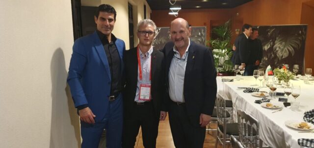Vesselin Dimitrov (Intérprete búlgaro), Rafael Louzán (Presidente de la RFEF) y Georgi Ivanov (Presidente de la Unión Búlgara de Fútbol), en la cena oficial antes del partido clasificatorio para el Mundial 2026 entre las selecciones de España y Bulgaria en Valladolid. Vesselin Dimitrov (Intérprete búlgaro), Rafael Louzán (Presidente de la RFEF) y Georgi Ivanov (Presidente de la Unión Búlgara de Fútbol), en la cena oficial antes del partido clasificatorio para el Mundial 2026 entre las selecciones de España y Bulgaria en Valladolid.